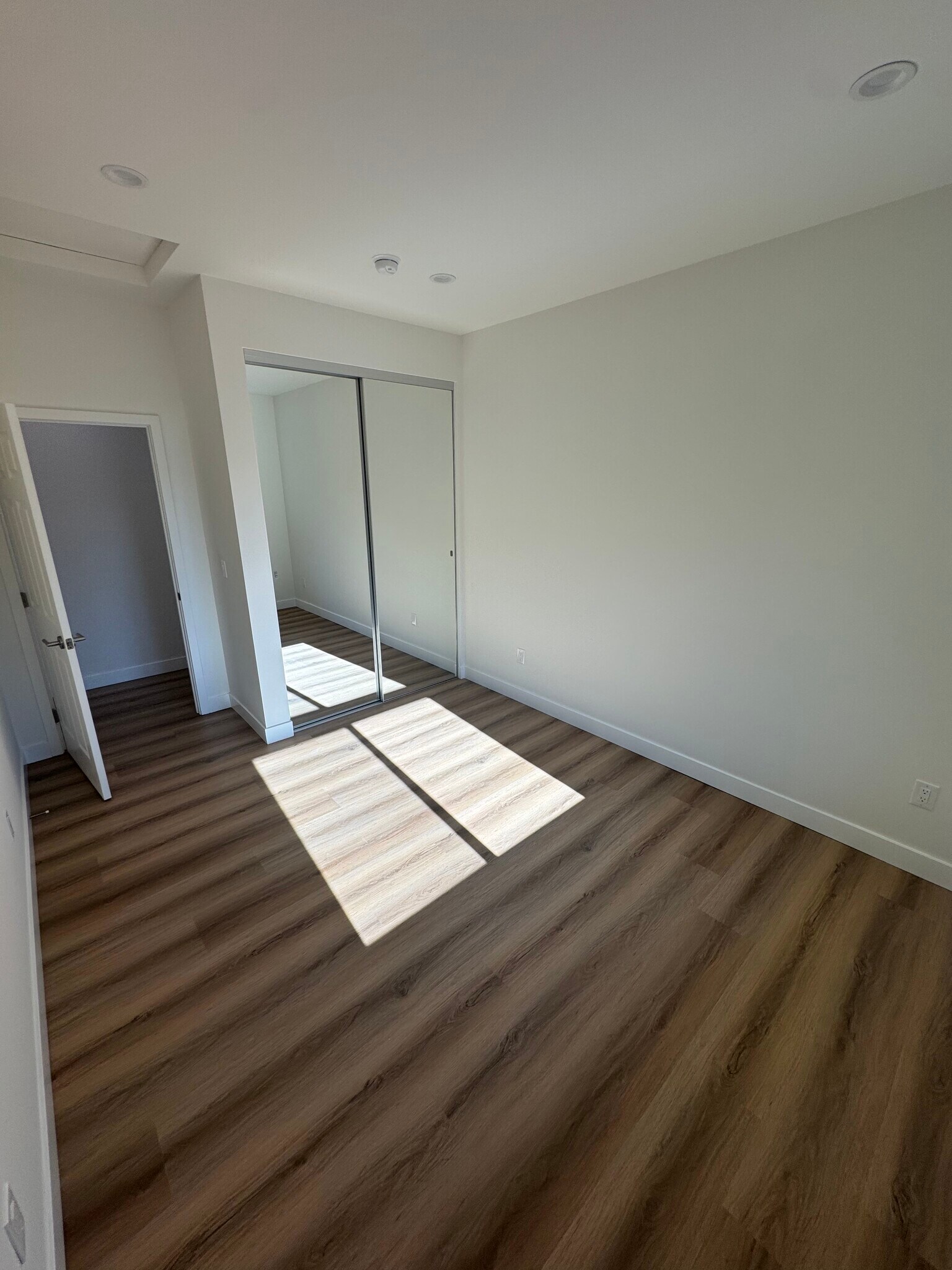 Building Photo - 15920 Eccles St