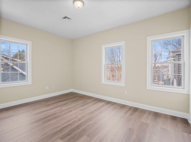 Building Photo - 63 Varnum Ave