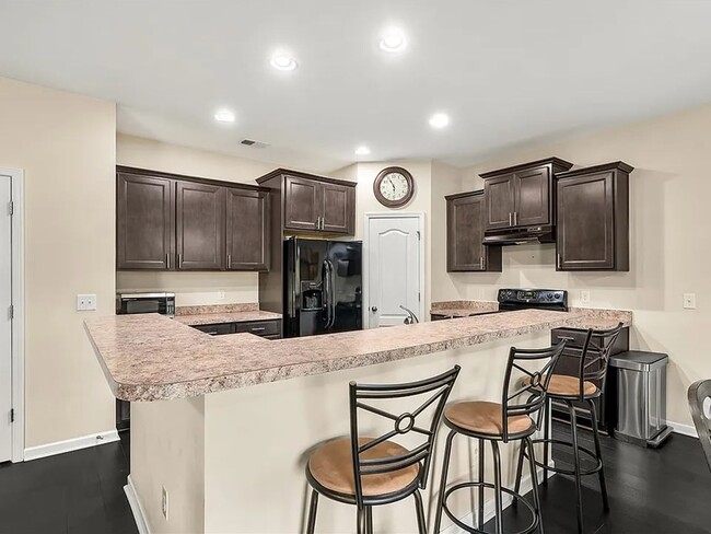 Building Photo - Beautiful 4BR/3BA Home in the Desirable Po...
