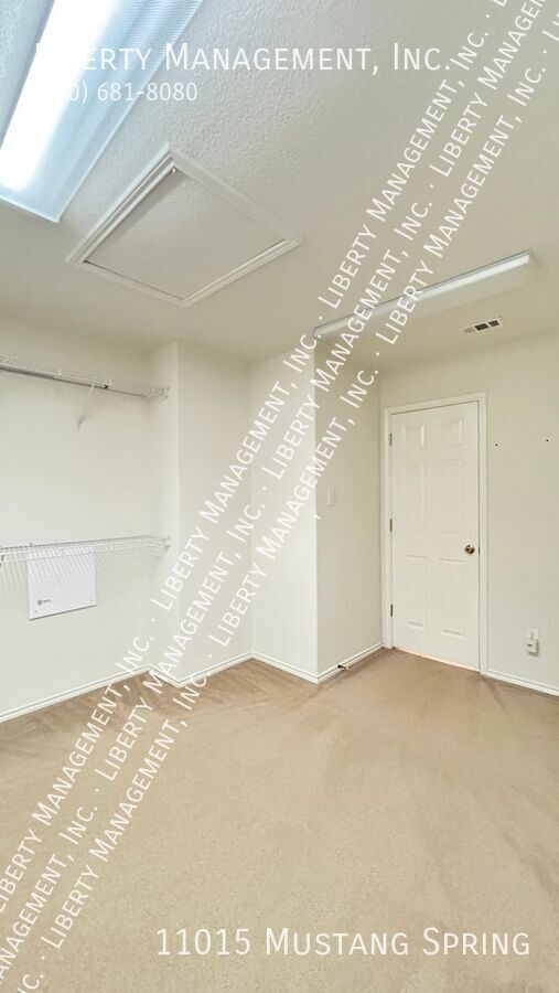 Building Photo - 11015 Mustang Spring