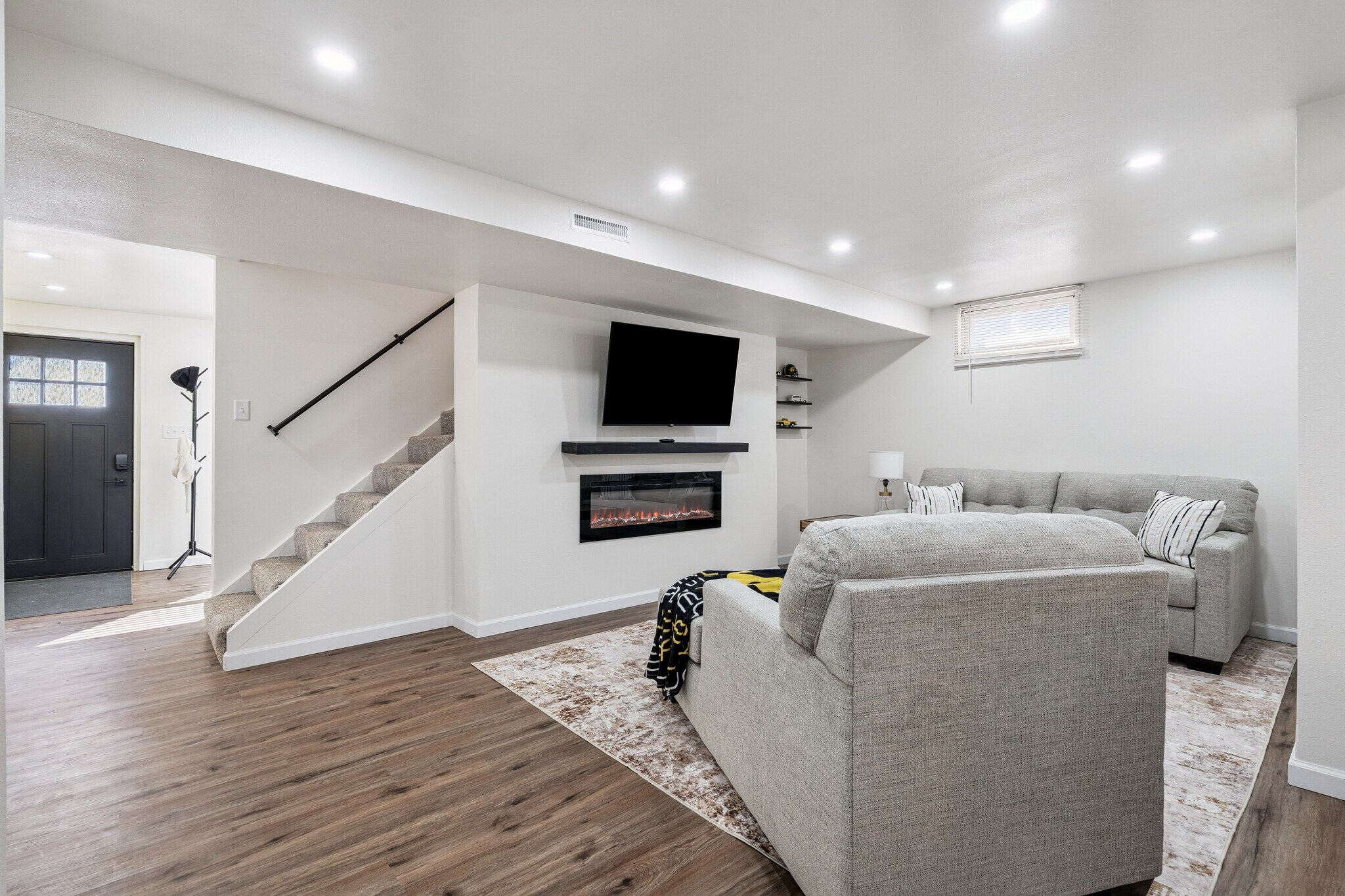 Building Photo - 1219 Oakcrest St