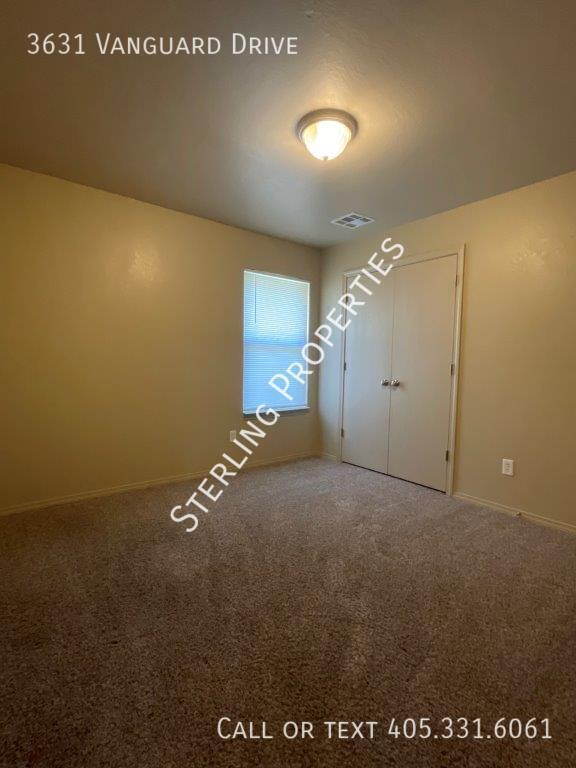 Building Photo - 3631 Vanguard Dr