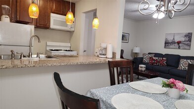 Building Photo - 4727 W Alabama St