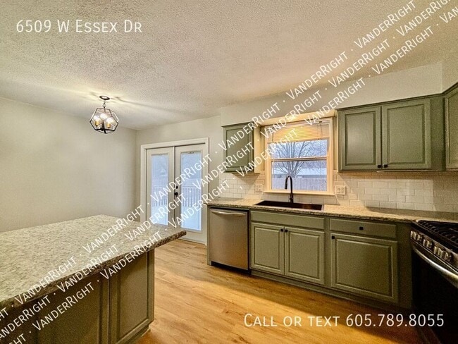 Building Photo - 6509 W Essex Dr