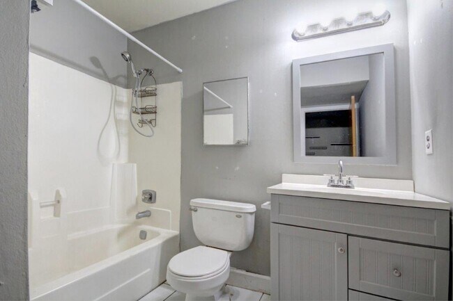 Building Photo - 559 Northridge Crossing Dr