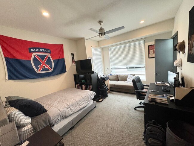 Building Photo - dun8385