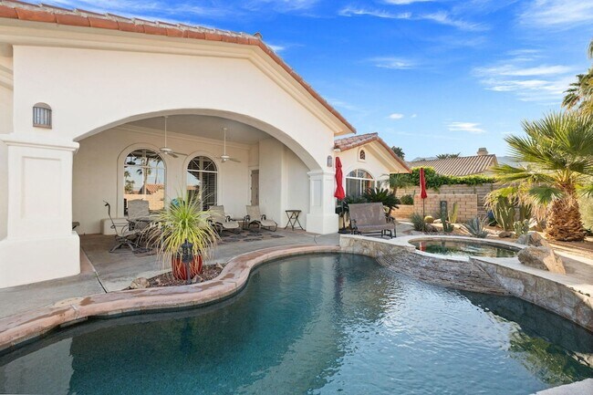 Building Photo - 73110 Calliandra St