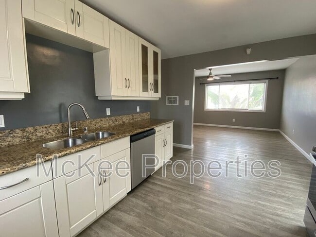 Building Photo - 1357 Elm Ave