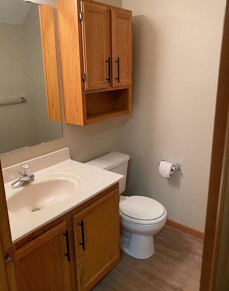 Building Photo - 2553 Mallard Dr