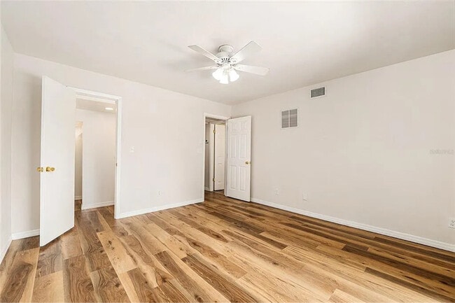 Building Photo - 4724 SW 67th Terrace