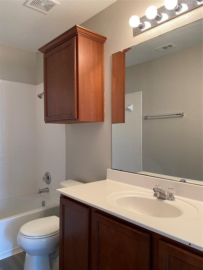 Building Photo - 304 Azurite Dr