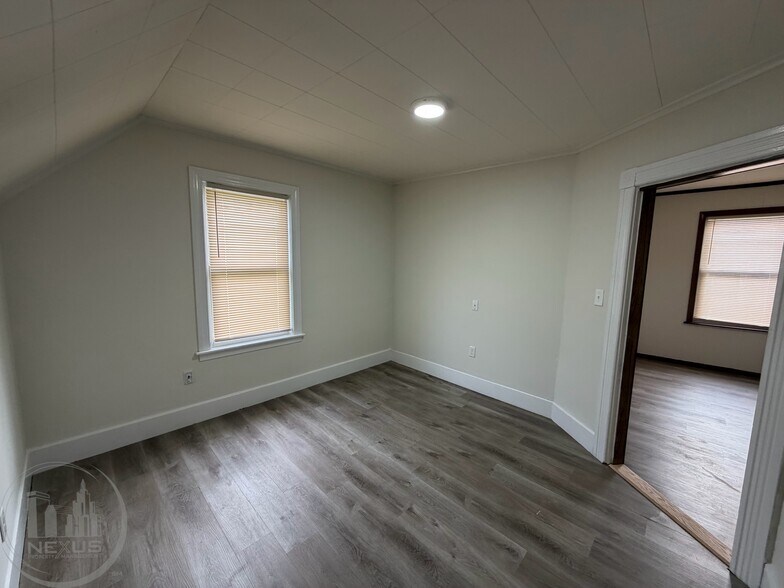 Building Photo - 73 Esther St