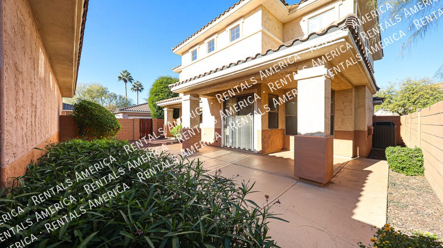 Building Photo - 13601 W Cypress St