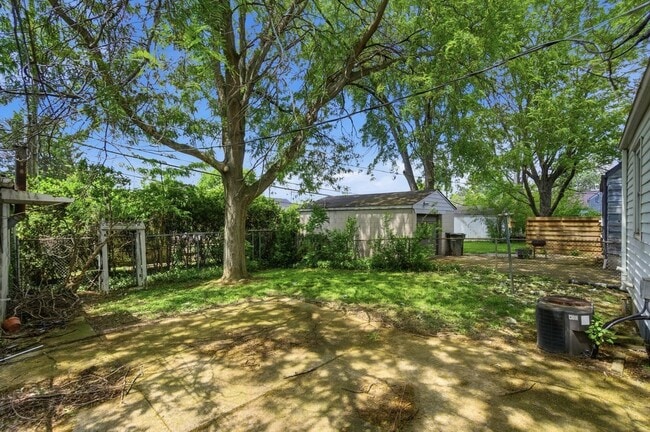 Building Photo - 3267 Walmar Dr