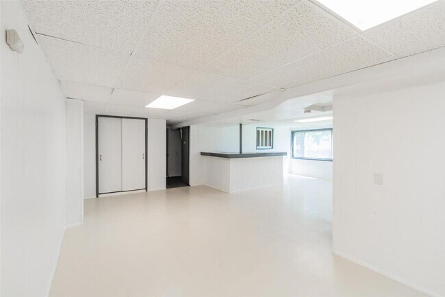 Building Photo - 9724 Brookmere Dr