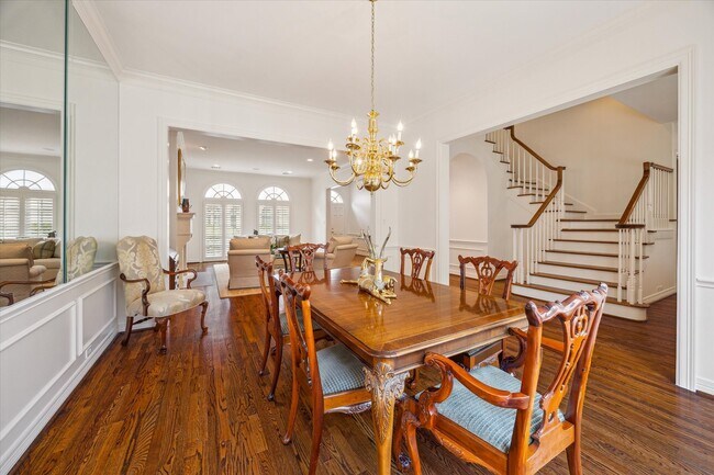 Building Photo - 2214 Potomac Dr