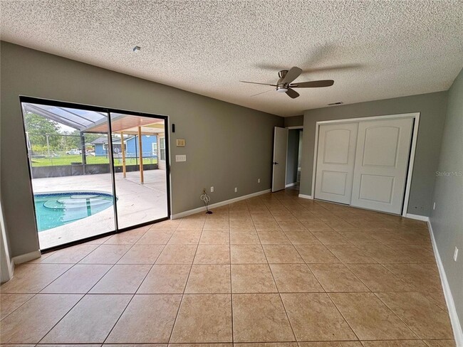 Building Photo - 4125 E Vista Ct