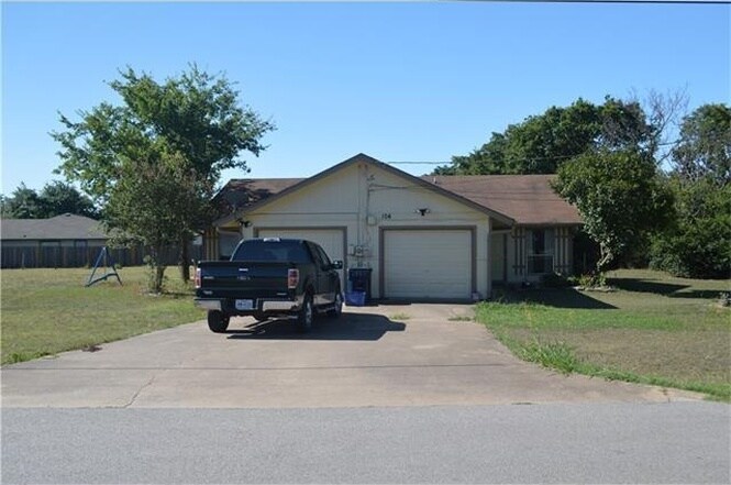 Building Photo - 104 Kristi Ln