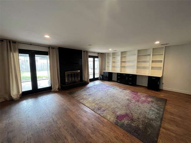 Building Photo - 2115 Redcliff Dr