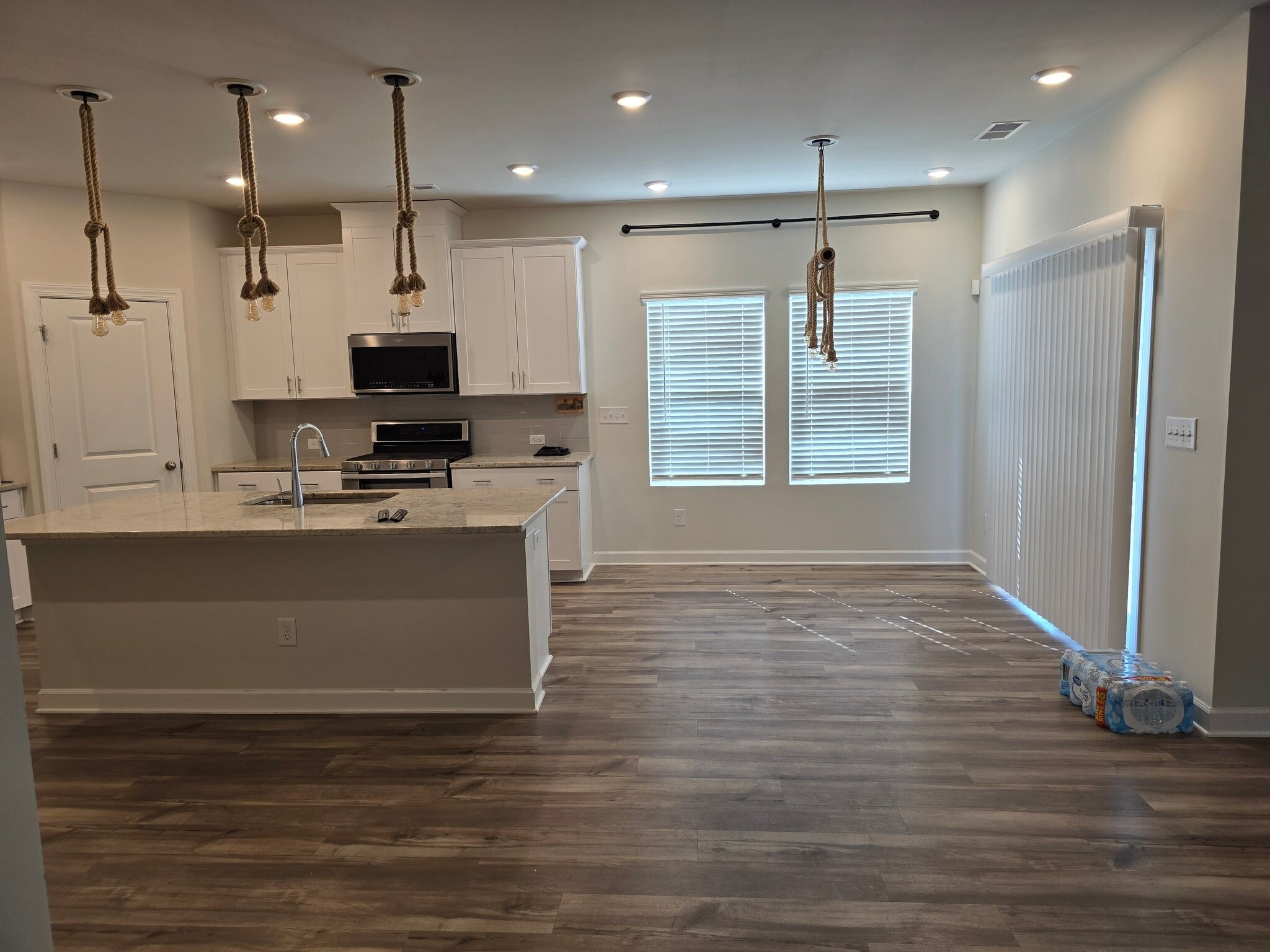Building Photo - 3301 Plum Dr