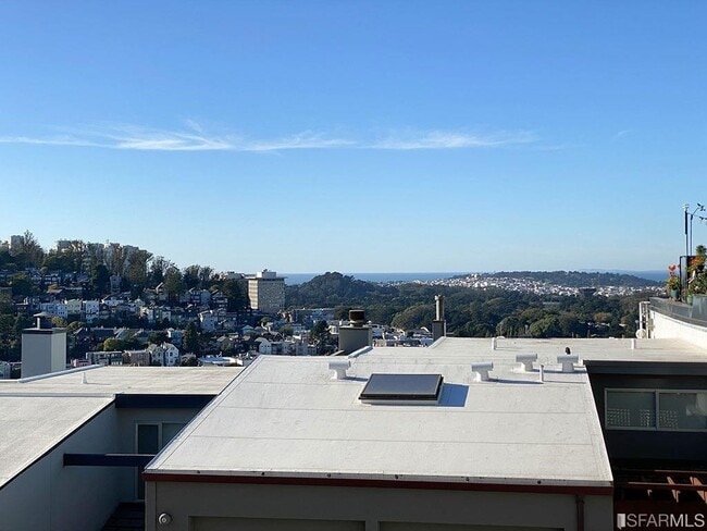 Building Photo - 370 Upper Terrace