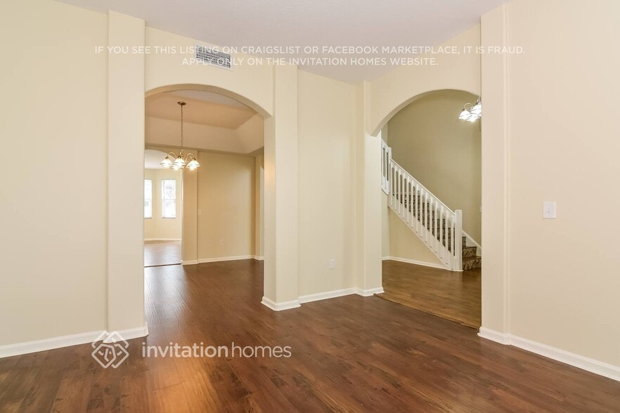 Building Photo - 1205 Lausberg Pl
