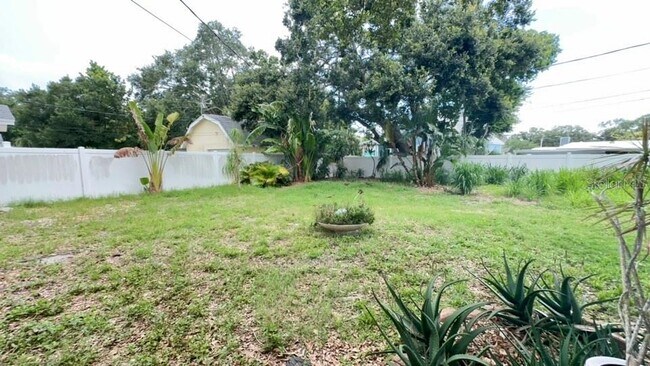 Building Photo - 332 Buena Vista Dr S