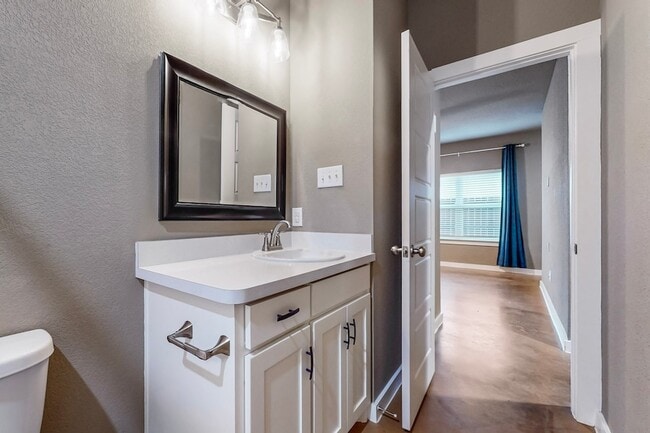 Building Photo - 209 S Baugh St