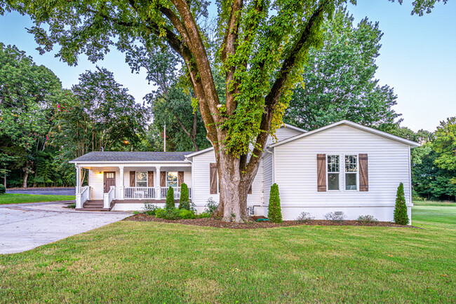 Building Photo - Beautiful four bedroom on Bailey Cove