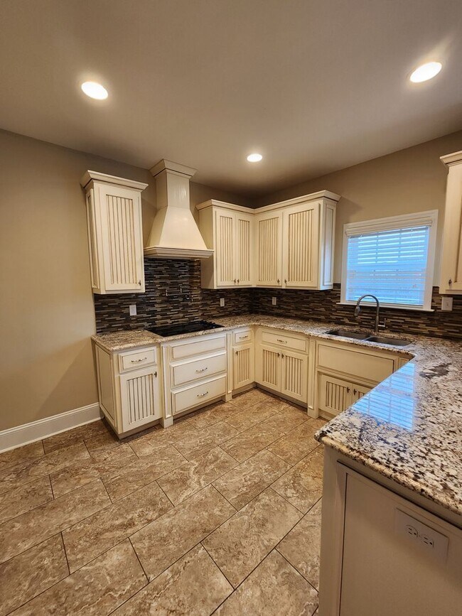 Building Photo - Stylish 3-Bedroom Home with Luxurious Features and Community Perks in Valdosta, GA