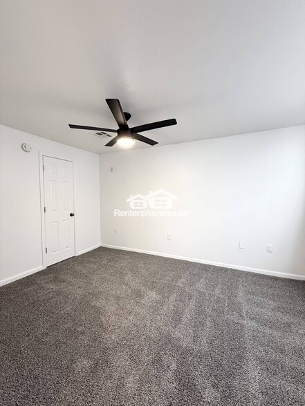 Building Photo - 1201 E Winter Dr