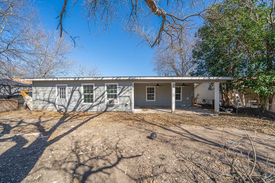 Building Photo - 7334 Glen Hart
