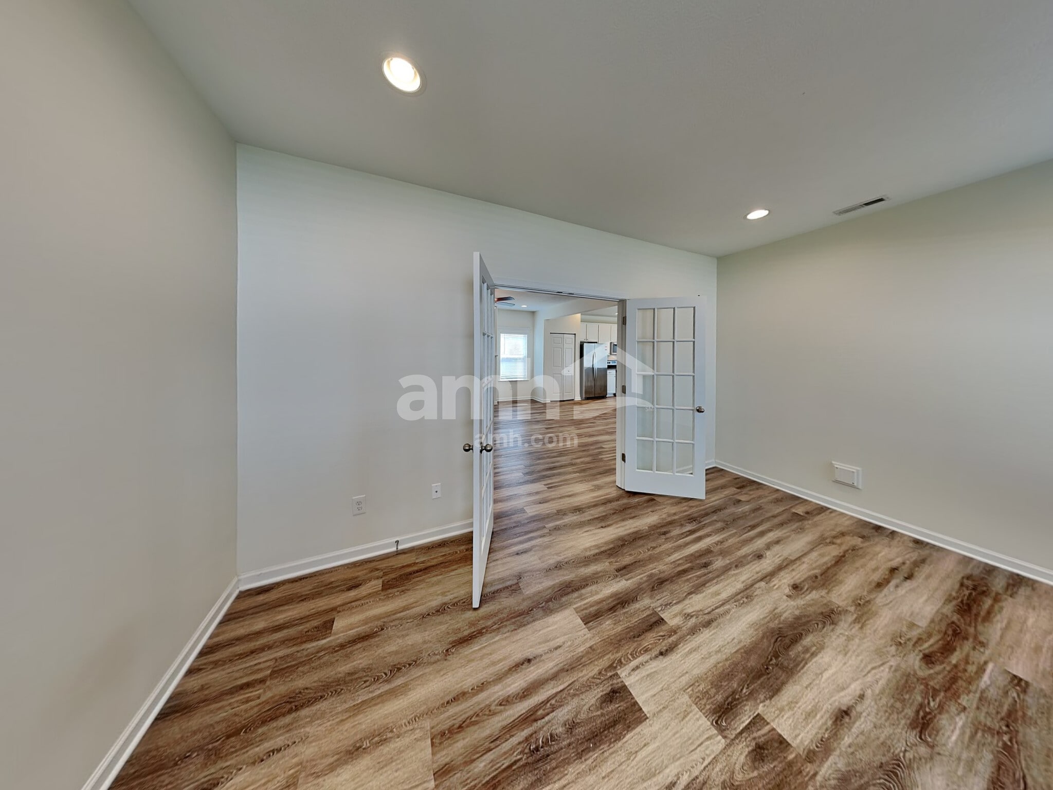 Building Photo - 524 Corbel Dr