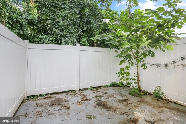 Building Photo - 1717 Fernon St