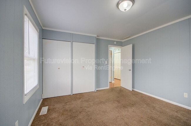 Building Photo - 1600 W Allen St