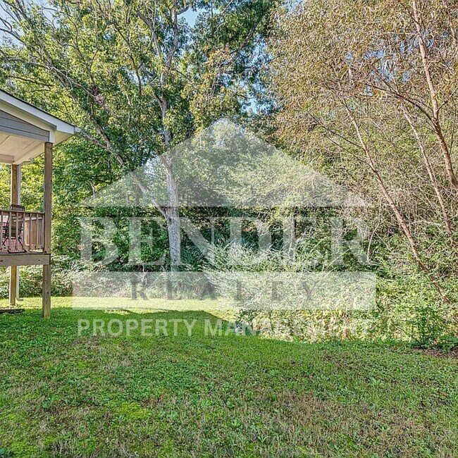 Building Photo - Beautiful Like New Home in Ooltewah