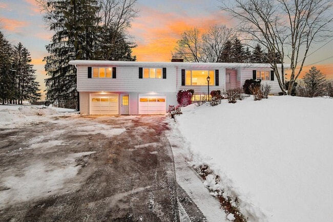 Building Photo - 4489 Pompey Center Rd