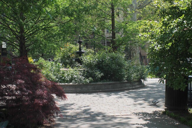 Building Photo - 247 Grove St