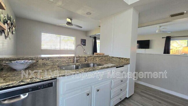 Building Photo - 4279 Island Cir