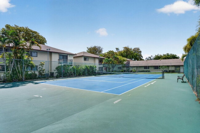 Building Photo - 3951 NE 17th Ave