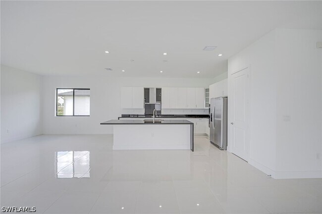 Building Photo - 4775 Quercia Dr
