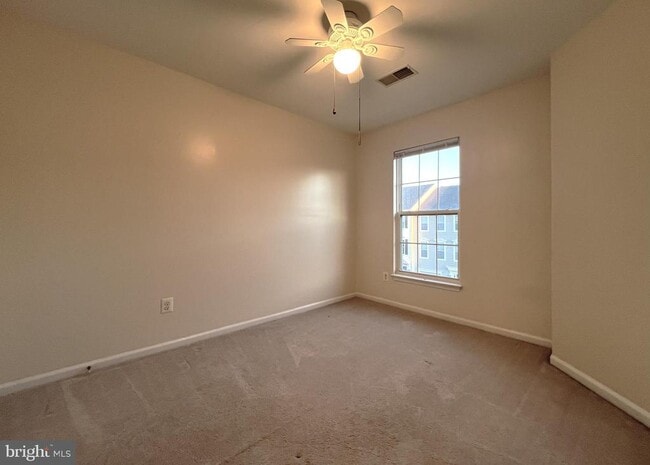 Building Photo - 45504 Trail Run Terrace