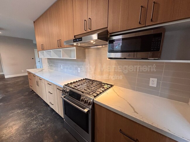 Building Photo - 3214 Ettie St