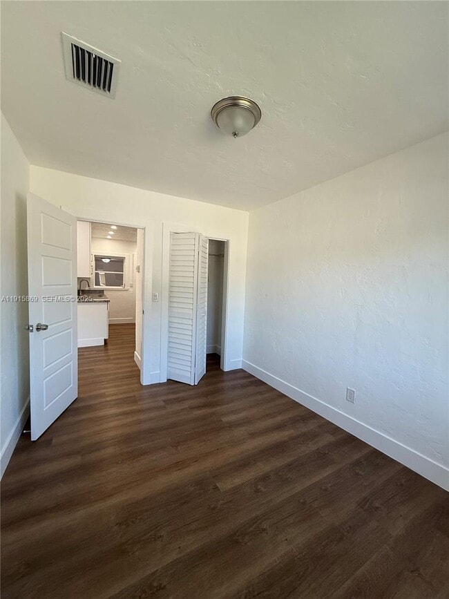 Building Photo - 2770 SW 34th Ct