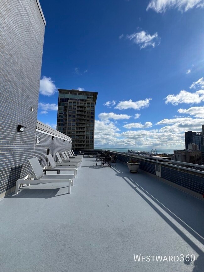 Building Photo - 222 E Pearson St