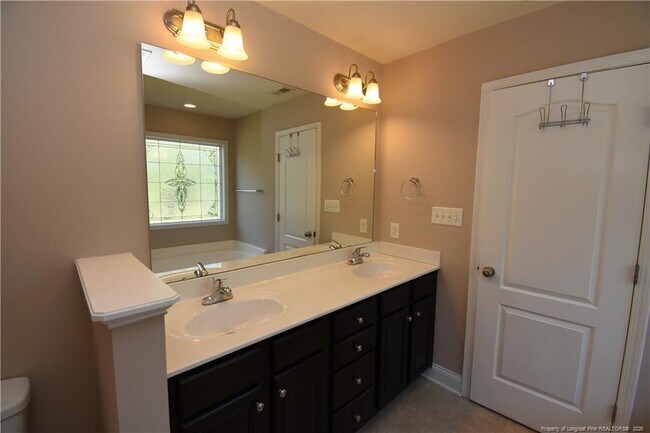 Building Photo - 148 S Prince Henry Way