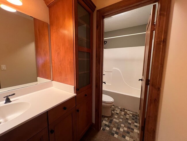 Building Photo - 694 Panorama Cir NW
