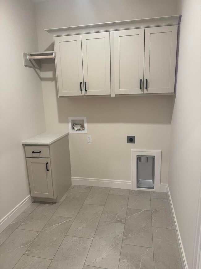 Building Photo - 5316 Buttercup Dr