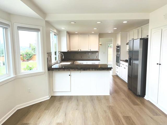 Building Photo - 1420 Tres Hermanas Way