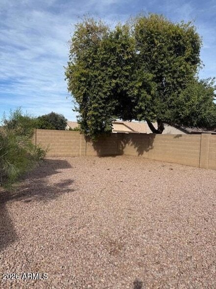 Building Photo - 1314 E Ash Rd